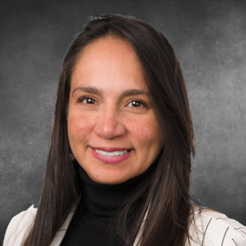 Jennyfer Ledezma_LC pic_gray background